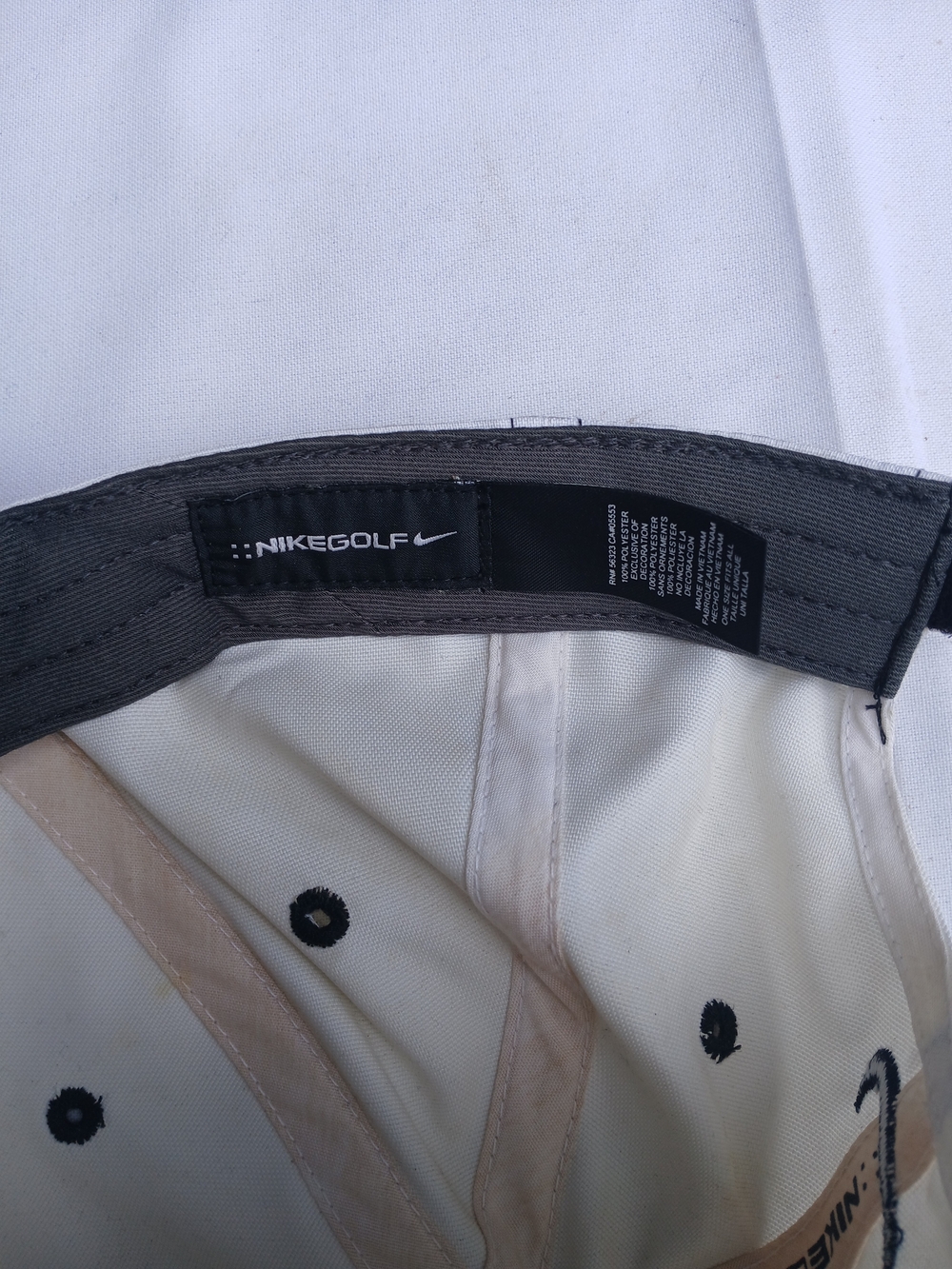Golf Club White Performance Cap - Picture 9 of 10